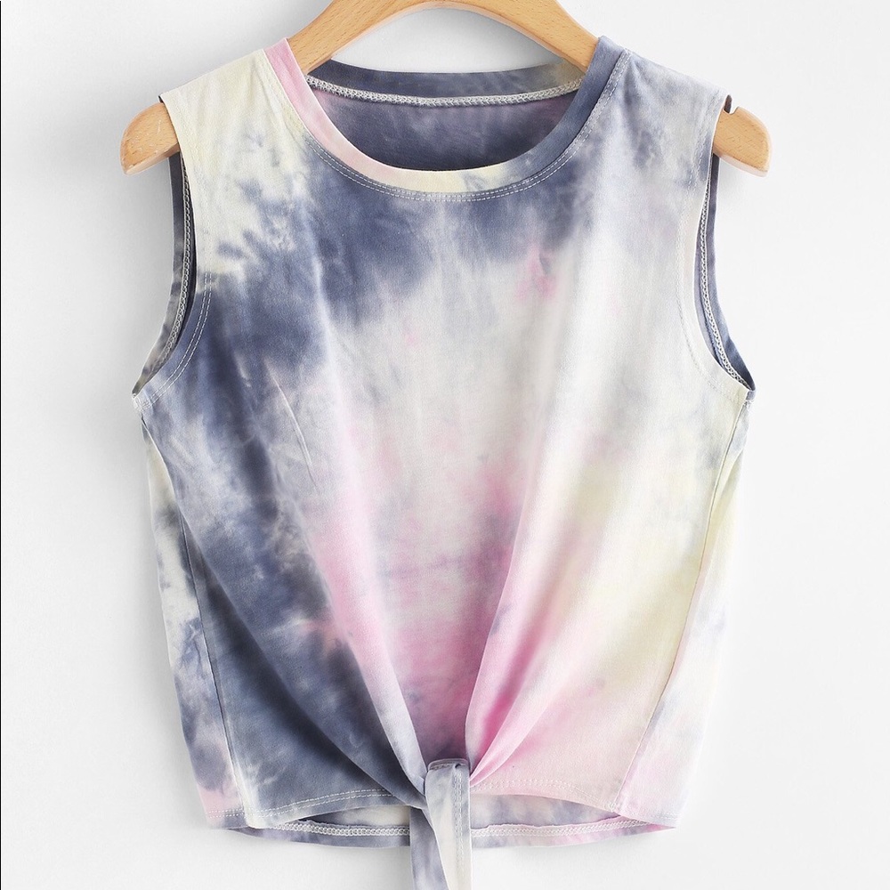 Tye dye knotted hem top